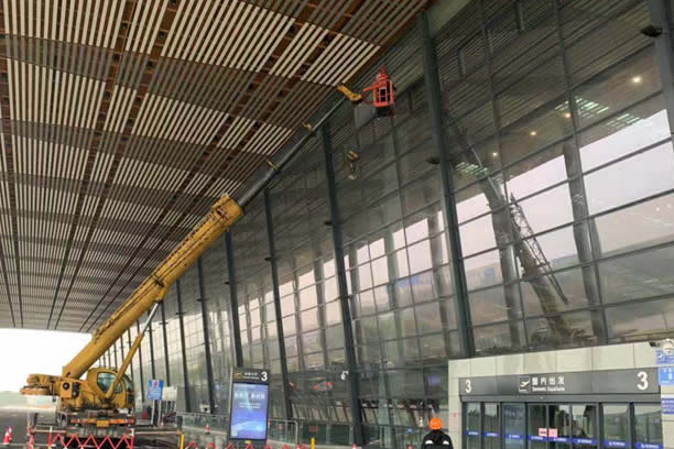 东源玻璃幕墙维护和保养